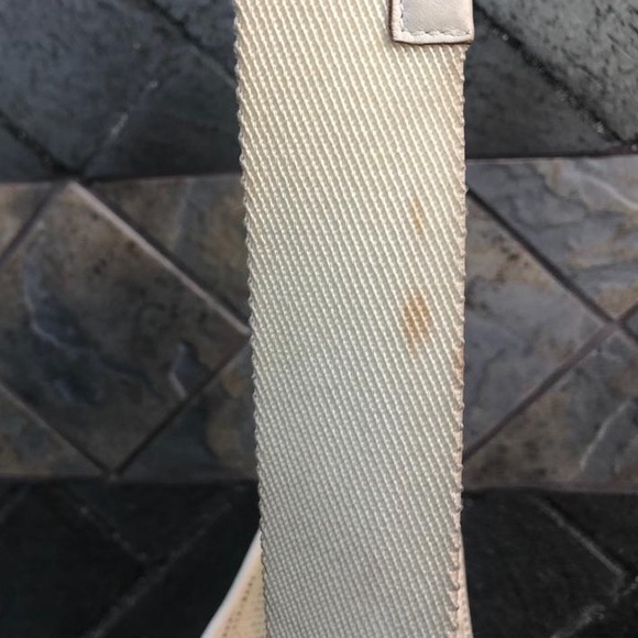 White Leather and Gold Hardware Shoulder Purse - Picture 11 of 13